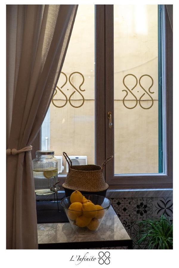 Bed & Breakfast L'infinito 88 Naples